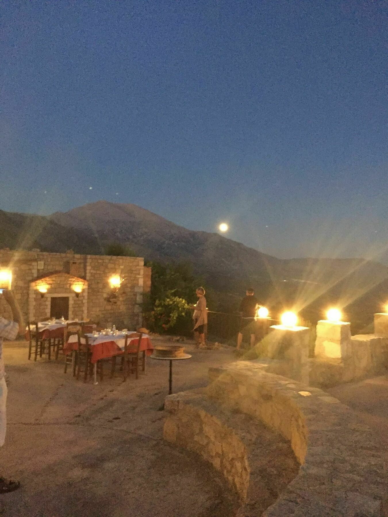 Aravanes Thronos Buitenkant foto