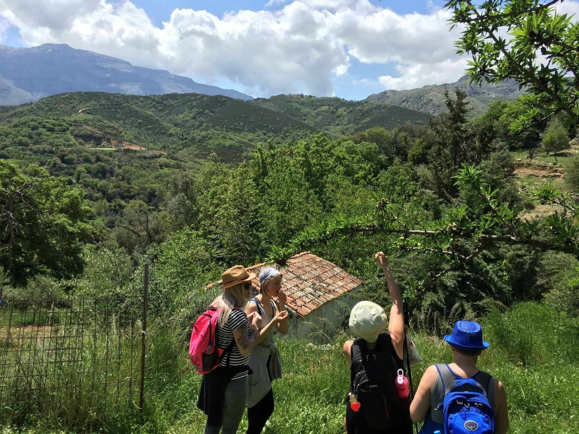 Aravanes Thronos Buitenkant foto